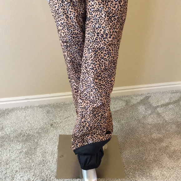 Obermeyer Harlow Ski Pants / Snow Pants In Leopard Print - Picture 4 of 16